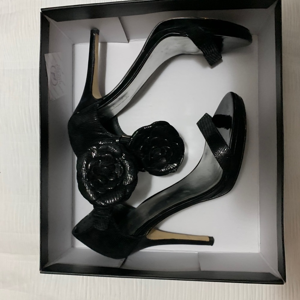 Shoes - Picture 16 of 16